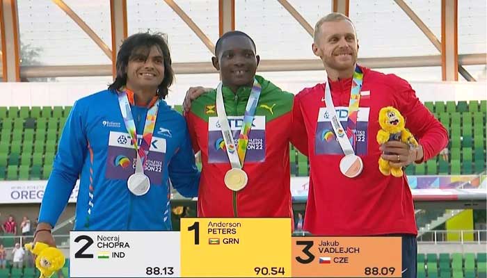 ప్రపంచ అథ్లెటిక్స్ చాంపియన్‌షిప్‌ లో సిల్వర్ మెడల్ సాధించిన నీరజ్​ చోప్రా